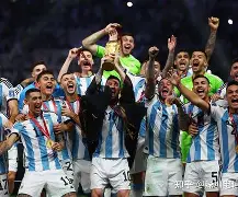 包含赛地聚焦：欧篮联加时末段热度飙升；亚特兰大门线救险；目标明确；年轻球员得到机会的词条