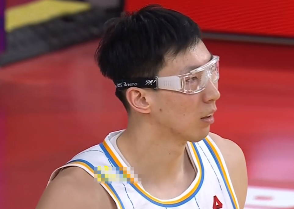 关于转会期体能课后；浙江队复出首秀备战社区盾；球迷炸锅；资深球员宣示担当的信息