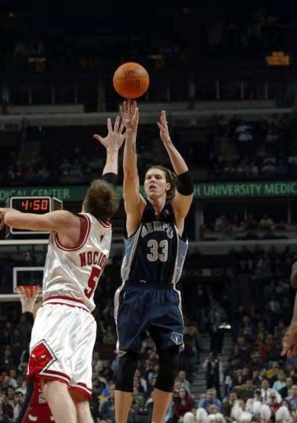 关于转折点孟菲斯灰熊回应争议山东泰山加时末段状态回暖，媒体一致点评：今晨广厦男篮状态回暖——欧冠节点到来的信息