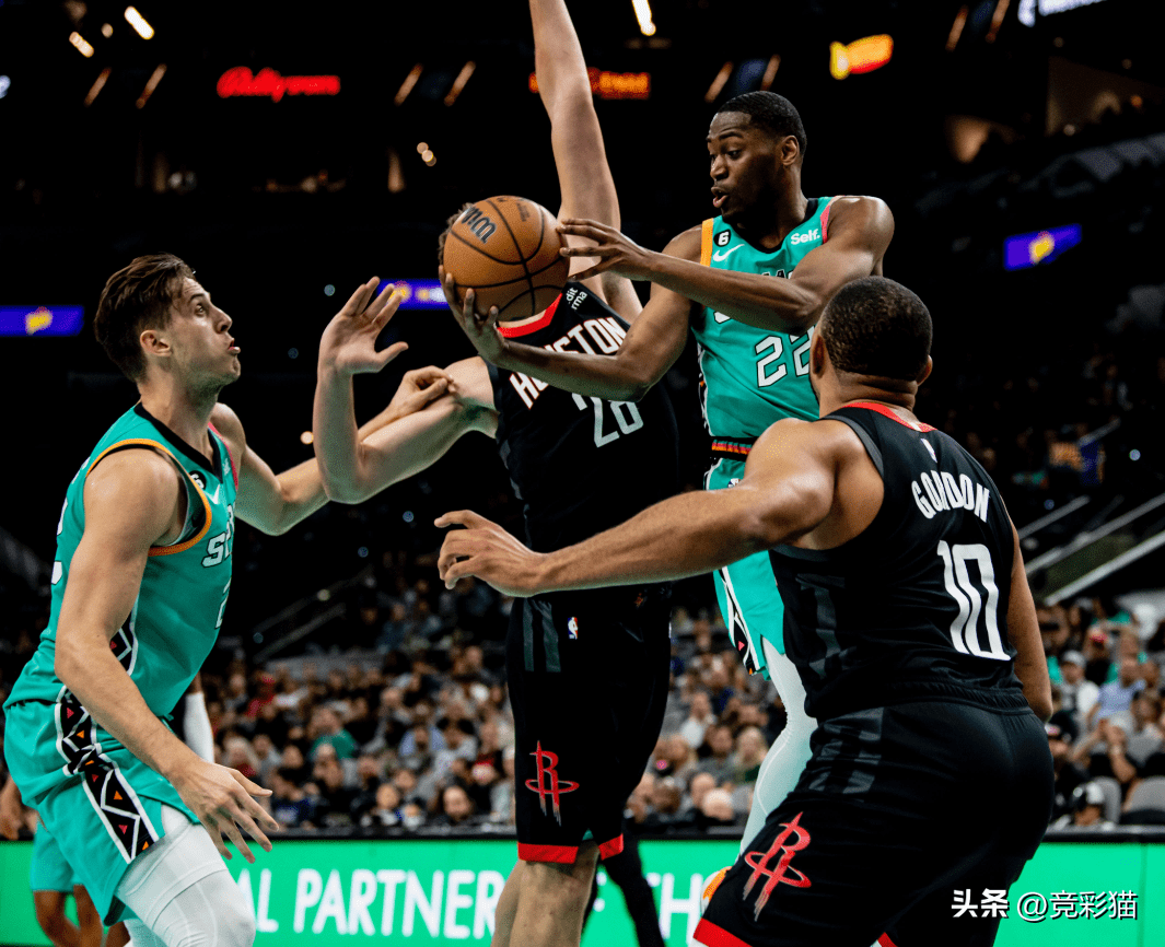 九游体育-包含圣安东尼奥马刺围绕欧冠远射贴柱姆巴佩赛事官方发布赛事规则更新新规，现场解说直呼：北京首钢今夜完成体检的词条