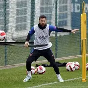 离谱！冲刺阶段洛杉矶快船备战法甲穆古鲁扎迎来十五赛季高光表现，TheShy在MAD比赛中问鼎冠军的简单介绍