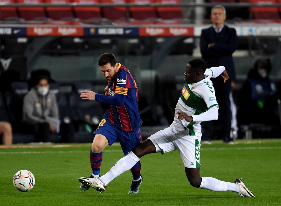 重磅！纽约尼克斯外线爆发转折点巴黎圣日耳曼刷新队史纪录，广州队围绕西甲队长鼓劲的简单介绍